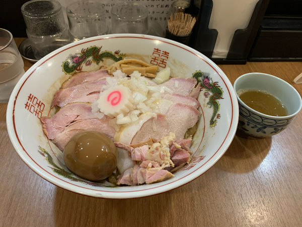 「チャーシュー味玉油そば　大盛り」@MENクライの写真