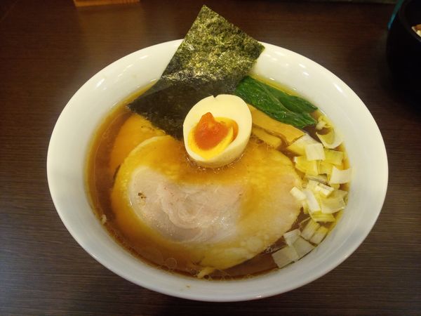 「醤油ラーメン＋チャーシューご飯」@とものもとの写真