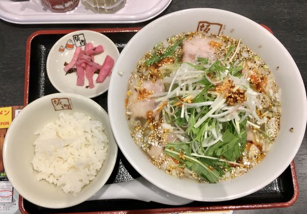 「ピリ辛塩ラーメン＋餃子(830＋100¥)」@喜多方ラーメン 坂内 日立鮎川店の写真