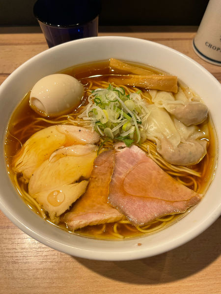 「醤油特製」@麺屋 彩音 ~Sign~の写真