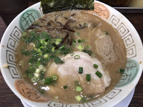 「らーめん(普通)+無料替玉(普通)+替玉(バリカタ) 930円」@博多長浜らーめん 楓神の写真