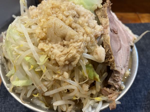 「豚ざむらい(大盛)」@替玉無双 豚ざむらいの写真