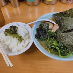 ラーメン+煮卵+ほうれんそう
