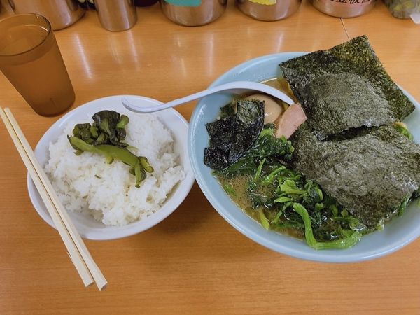 「ラーメン+煮卵+ほうれんそう」@極楽汁麺 らすたの写真