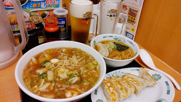 「五目あんかけラーメン・大盛・半ラーメン・餃子・ビール✘2」@日高屋 川崎銀柳街店の写真