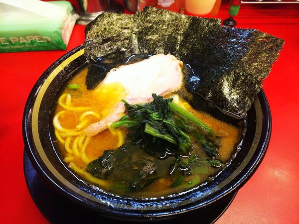 「ラーメン（油多め）」@柏 王道家の写真