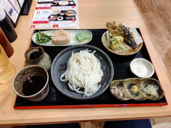 「Aランチセット(冷たいうどん小・醤油だれ)990円」@水沢うどん 水香苑 高崎モントレー店の写真