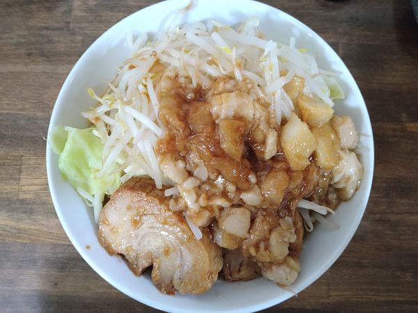 「響二郎（脂多め、ニンニクなし）＋野菜増し」@らーめん居酒屋 響の写真