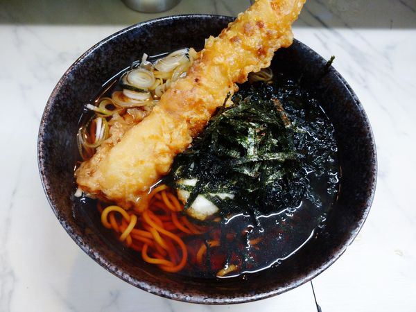 「とろろそば（450円）＋ちくわ天（100円）」@大和屋の写真