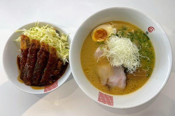 「たくみラーメン+ミニデミカツ丼セット」@麺屋 匠の写真