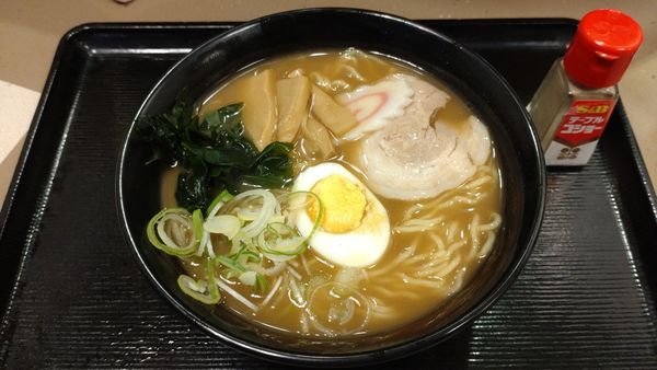 「煮干しラーメン」@名代 富士そば 大森店の写真