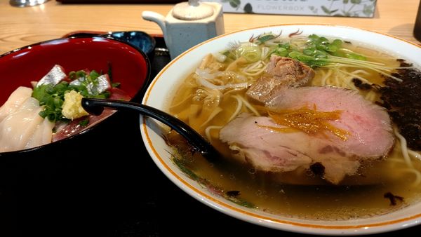 「アラ炊き志那そば(塩)+Sセット」@幸屋きよまる 総本店の写真