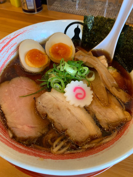 「地鶏中華そばﾁｬｰｼｭｰ増し(味付玉子)」@麺処 瓢たん。の写真