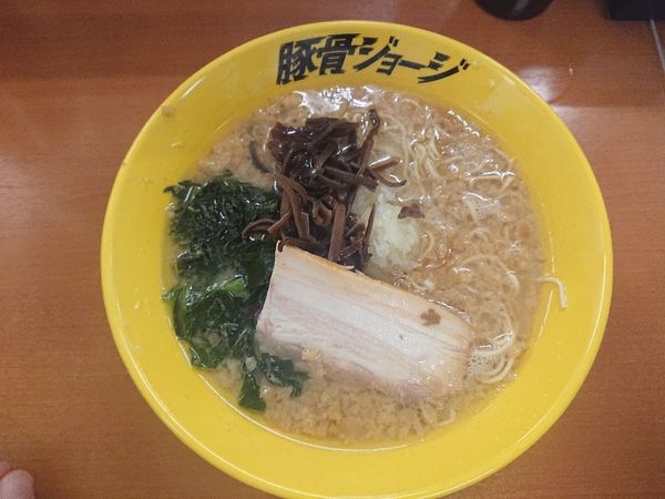 「ジョージラーメン醤油（７５０円）」@豚骨ジョージの写真