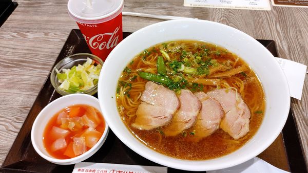 「チャーシューメン・麺超大盛・コールスロー・ボルシチ」@洋食や 三代目 たいめいけん ラゾーナ川崎プラザ店の写真