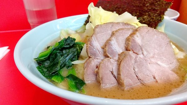 「#ラーメン #並 #680円 #チャーシュー #2枚 #キャベツ」@横浜ラーメン 武蔵家 大井町店の写真