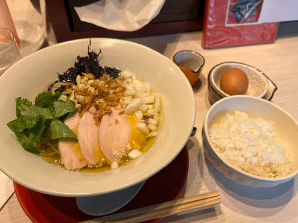 「冷やし鮭節と煮干しSOBA＋卵かけご飯」@柳麺 呉田-goden-の写真