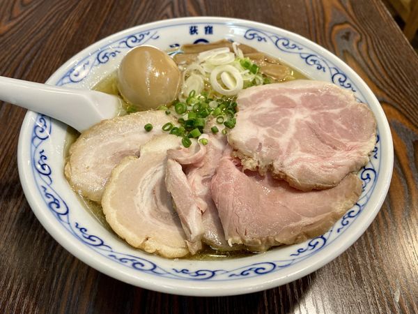 「黄金の特製塩ラーメン」@二葉 上荻店の写真