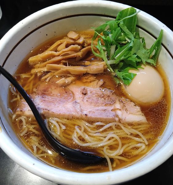 「味玉醤油らぁめん+めんま」@麺屋 焔の写真