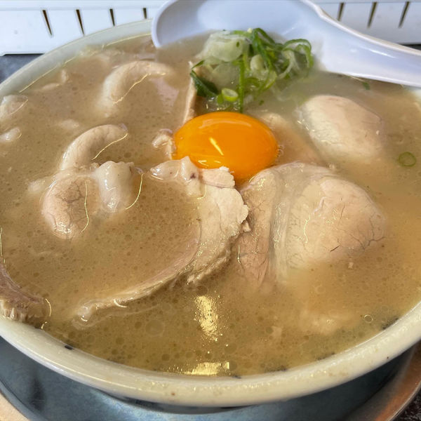 「卵黄入りらーめん」@いちげん。の写真