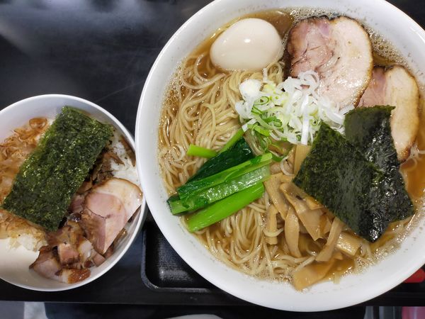 「中華そば赤(正油)(3玉)800円+ねこまんま150円」@中華そば どんぐりの写真