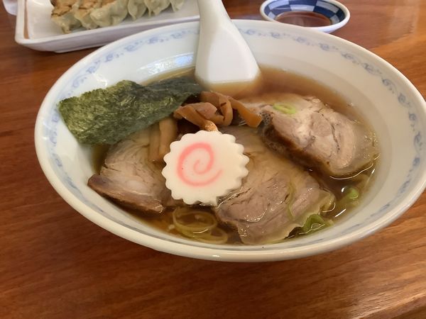 「チャーシューメン（少な目）770円　＋　ギョーザ440円」@レザンの写真