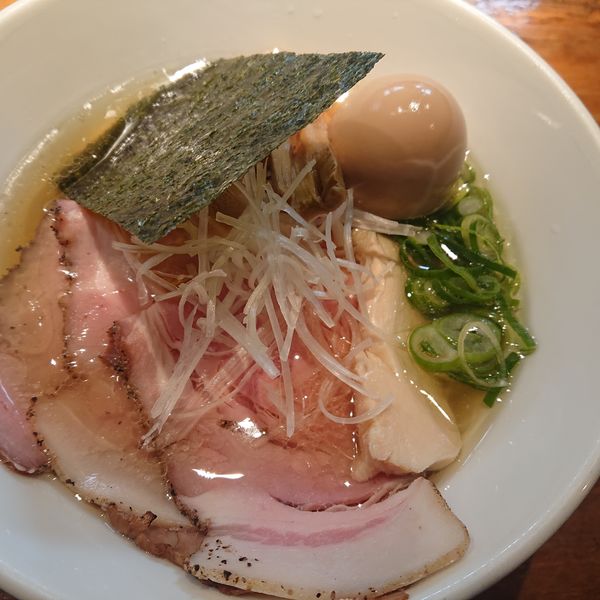 「名古屋コーチン塩780円、チャーシュー100円、味玉100円」@喜元門 本店の写真