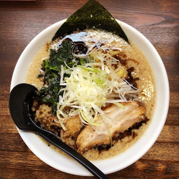 「とん黒　太麺　大盛」@信州麺屋 とんずら －カエン－の写真