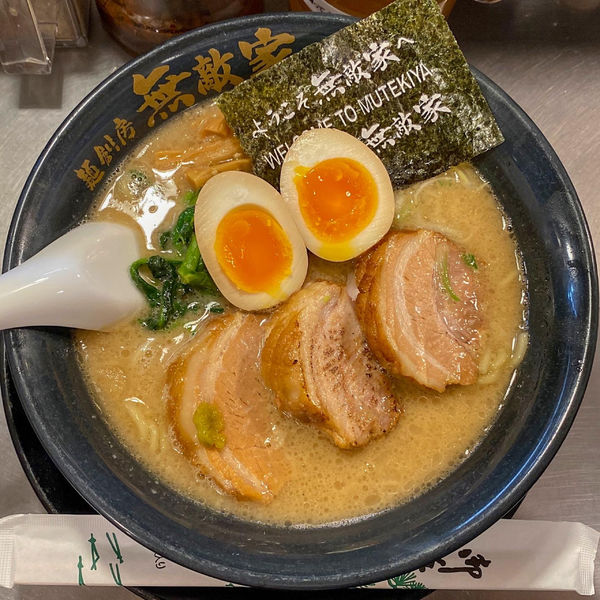 「無敵家らーめんニクタマ（並盛）¥1,200」@麺創房 無敵家の写真