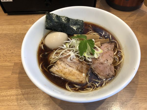 「淡麗醤油らー麺」@麺処 湯咲の写真