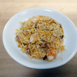 五目チャーハン（850円）