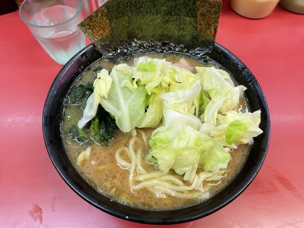「チャーシュー麺、キャベツ」@ラーメン杉田家の写真