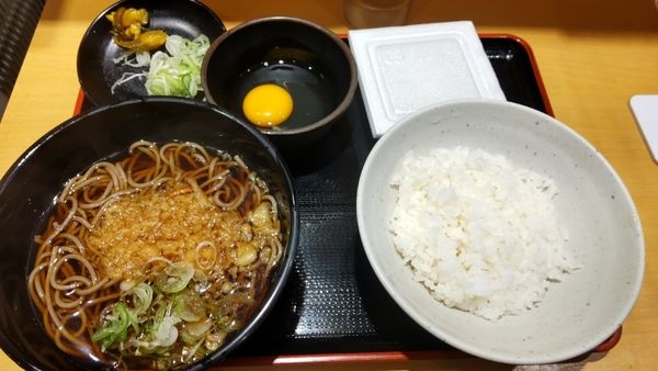 「朝定食B(納豆）」@よもだそば 新宿西口店の写真