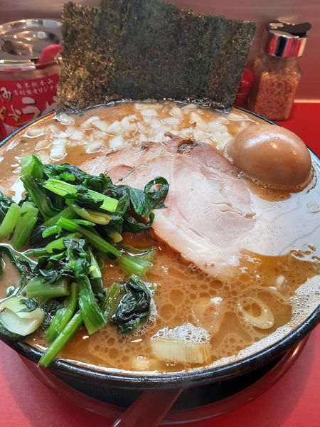 「チャーシュー麺中盛、味玉、玉ねぎ 1000＋100＋70円」@厚木家の写真