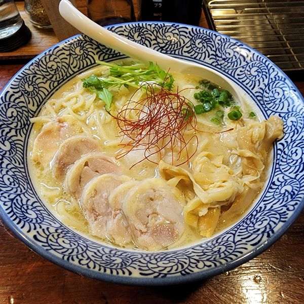 「濃厚鶏白湯ラーメン＋鶏チャーシュー増し」@濃厚鶏白湯らーめん 麺屋一楽の写真