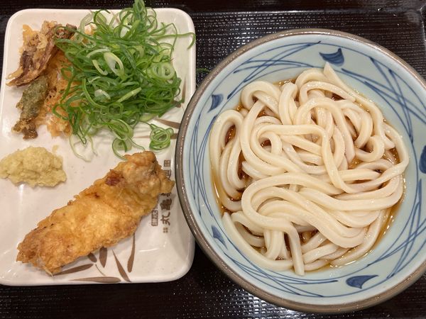 「ぶっかけ冷340円かしわ天クーポン無料」@丸亀製麺 千葉ニュータウン中央の写真