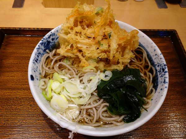 「小海老のかき揚げそば（500円）」@しぶそば 大井町店の写真