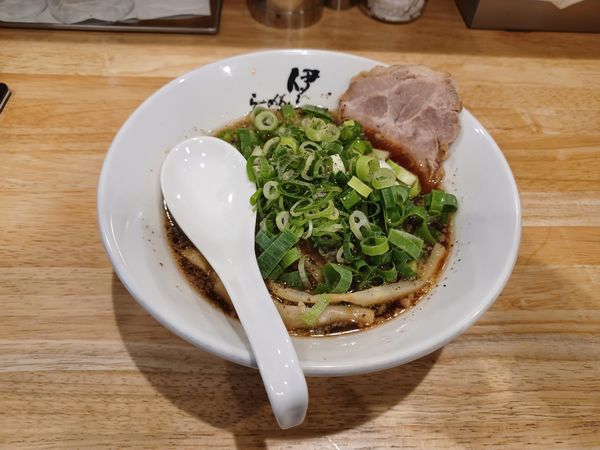 「黒出ブラック」@らーめん伊藝 玉出店の写真
