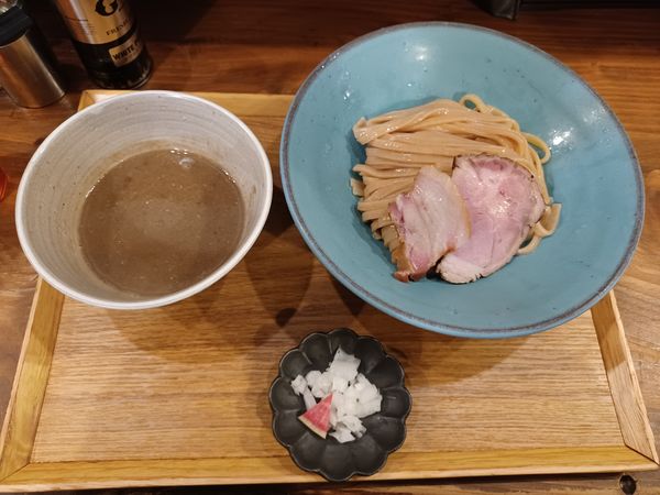 「煮干しつけ麺」@いかれたNOODLE Fishtonsの写真