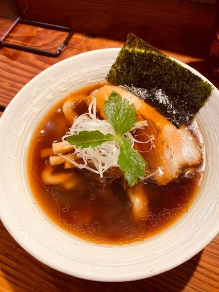 「醤油（手打ち） 850円」@純手打ち 麺と未来の写真