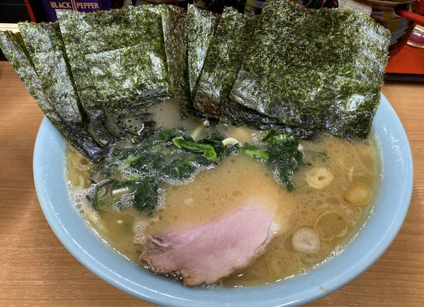 「ラーメン中盛 菠薐草 海苔 ライス」@千葉家の写真