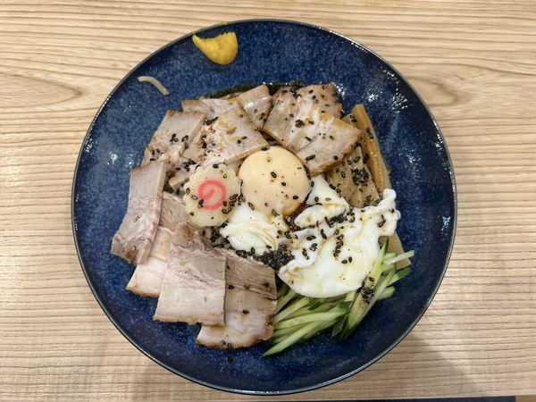 「季節限定　冷やしチャーシューメン850円＋半熟玉子50円」@らーめん 高尾の写真