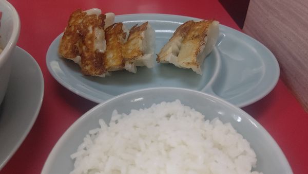 「LINEお友達クーポン餃子」@ラーメン山岡家 富士宮店の写真