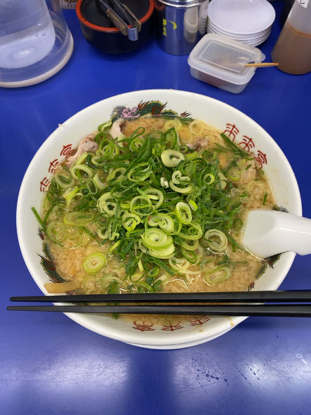 「こってりラーメン大盛背脂ネギ多め」@来来亭 福山蔵王店の写真