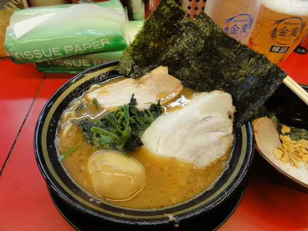 「ラーメン750円硬薄バラ50円🍺🍺」@柏 王道家の写真