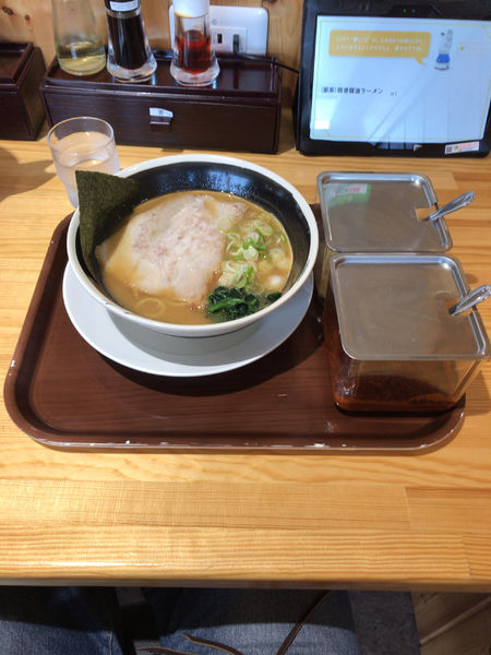 「家系醤油豚骨ラーメン」@こだわり自家製麺 心心の写真