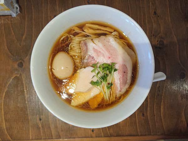 「特製醤油らーめん」@麺屋鈴春の写真