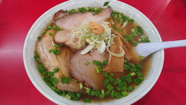 「ちゃーしゅーめん+大盛+ニラトッピング」@一品香 駒生店の写真