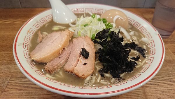 「🍜濃厚中盛味玉」@煮干中華そば専門 煮干丸の写真