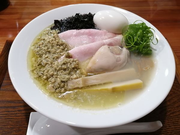 「牡蠣塩蕎麦　　950円　味玉　50円」@むかんの写真